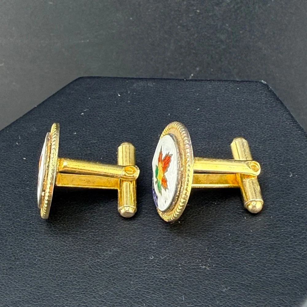 Vintage Canada Cufflinks Gold Tone Enamel Maple Leaf Round Travel Souvenir READ